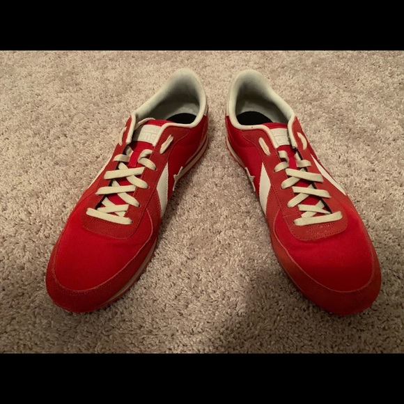 Converse - Picture 2 of 2